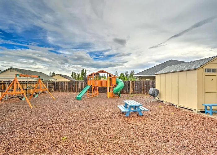 Family W/ Hot Tub & Playground Set *