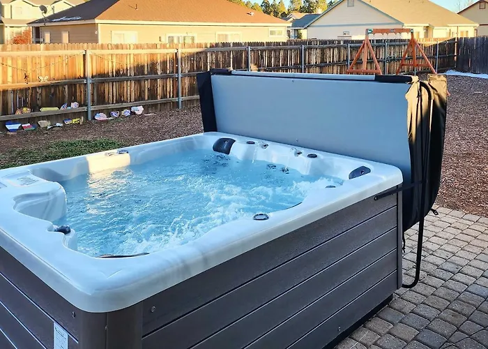 Family W/ Hot Tub & Playground Set * Bellemont